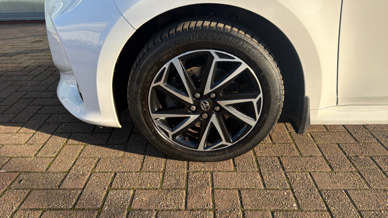 Toyota Yaris 1.5 Hybrid Design 5dr CVT Hybrid Hatchback